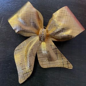 Holiday Ribbon Pin